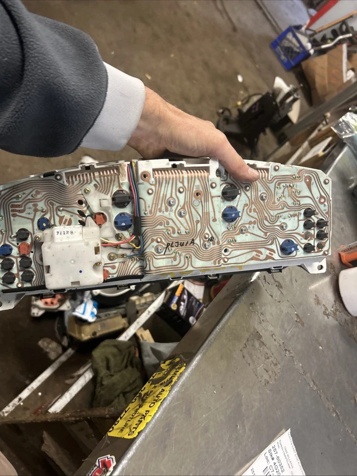 Cuadro de instrumentos Mazda Millennia 1997-98  Foto 3 de 4