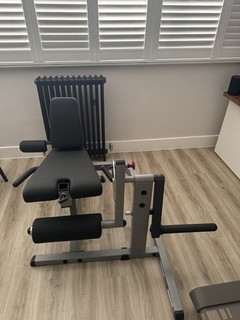 Body Solid Leg ExtensionLeg Curl machine GCEC 340