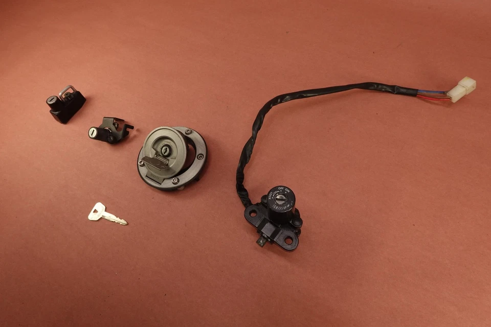 2004-2009 YAMAHA FZ6-S FZ6S FZ6 FZ600 Ignition Lock Key Set Gas Cap - Image 3 of 4