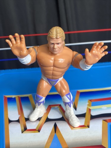 (1) LEX LUGER - SERIES 8 - USED VINTAGE HASBRO WWF...