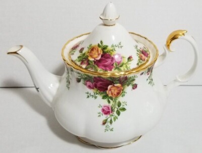 Royal Albert Old Country Roses 6 Cup Teapot 