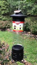 NEW Nature's Way Squirrel Shield Pro Tube Feeder