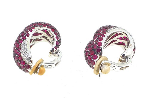 CHOPARD High Jewellery Red Carpet collection 11 Ct. Burma Ruby Diamond Earrings - Picture 7 of 10