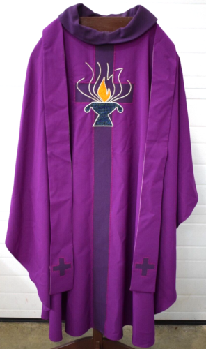 Ensemble vêtement violet d'occasion + étole par Abbot Church Goods (CU1111) Chalice Co. - Photo 1 sur 11