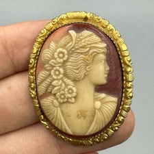 Vintage Antique Victorian Lady Portrait Shell Cameo Gold Plated Brooch Cir. 1850