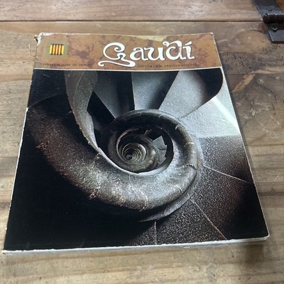 Gaudi art book 1990 Spain architecture