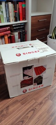 Singer Overlock 14SH754 In Weißer Ausführung.  Gebraucht Top Zustand .