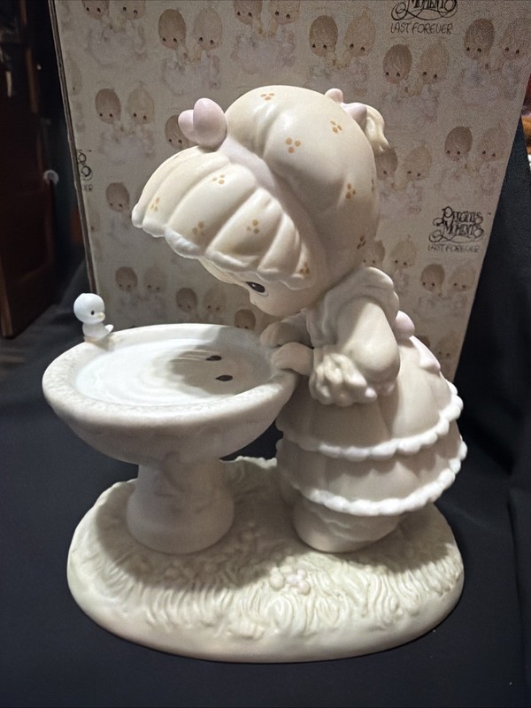 Vintage Precious Moments A Reflection Of His Love 1990 Figurine 1990 NIB