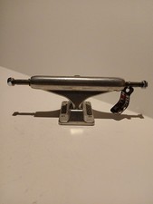 Camions skateboard argentés indépendants étape 11 creux 139 CAMION UNIQUE