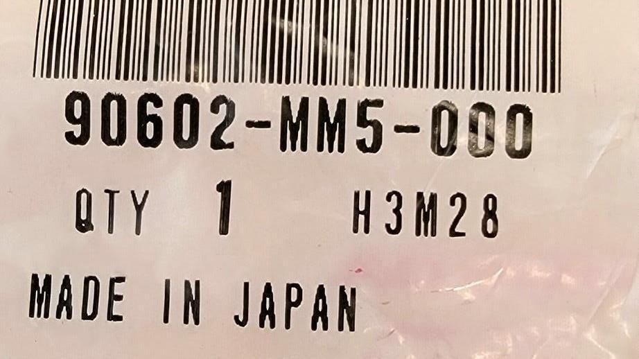 。 Honda VTX1800 TRANSMISSION CIRCLIP SNAP RING OEM 90602-MM5