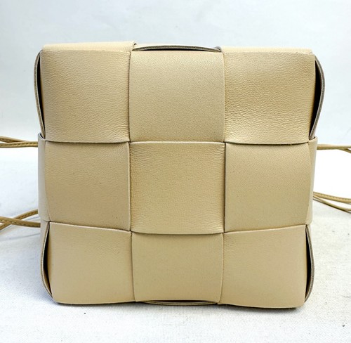 BOTTEGA VENETA Porridge Cassette Small Intrecciato Leather Crossbody Bucket Bag - Picture 6 of 9