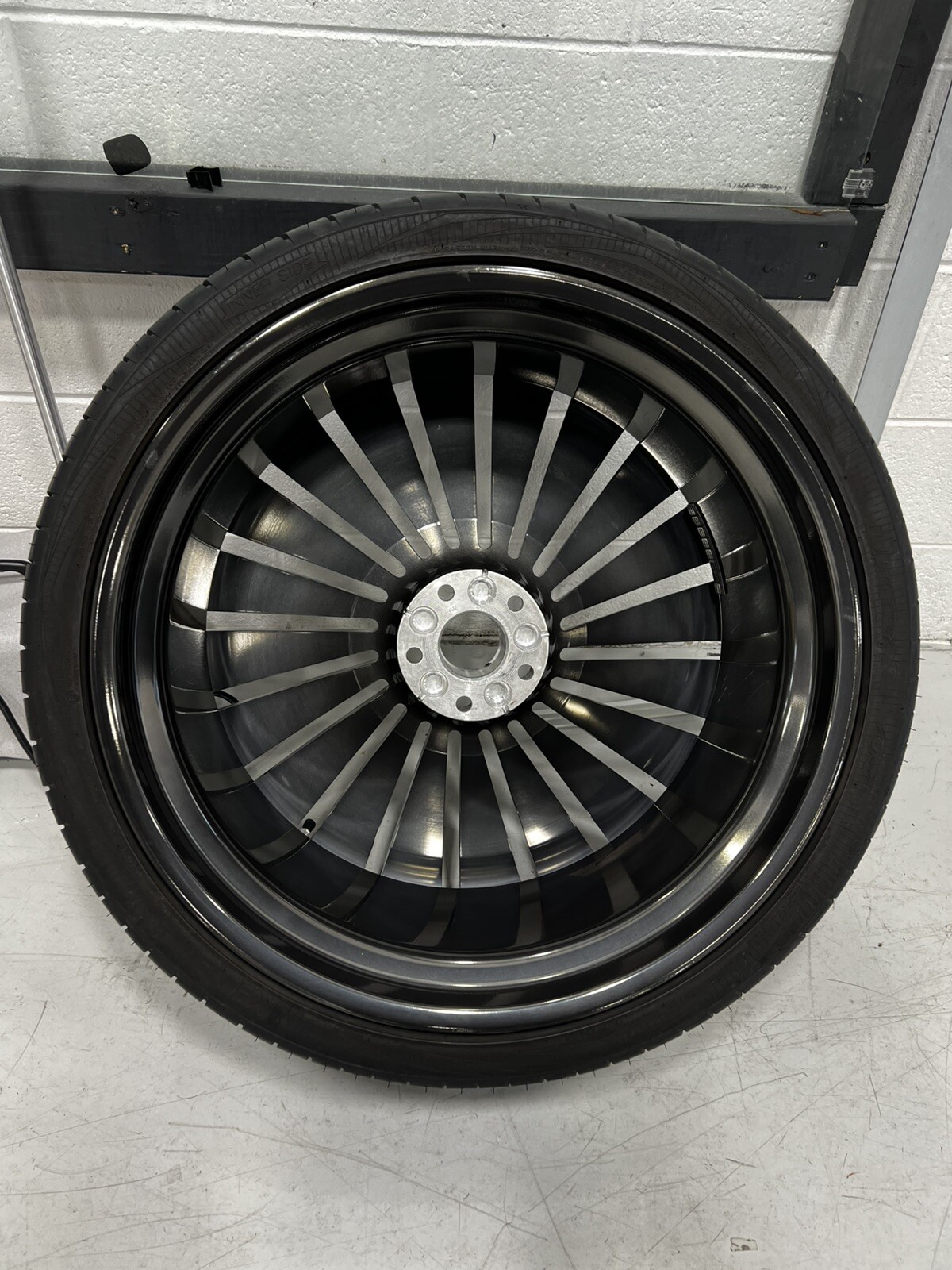 1886 Forged G100 Series Wheels And Tires Rolls Royce
