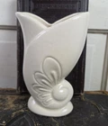 VINTAGE SHAWNEE POTTERY Cream White 6”  BUTTERFLY VASE #680 USA