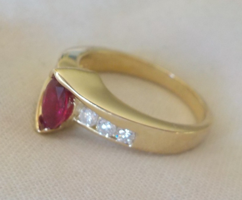 Solid 14K Yellow Gold Solitaire Ruby Diamond Ring… - image 5