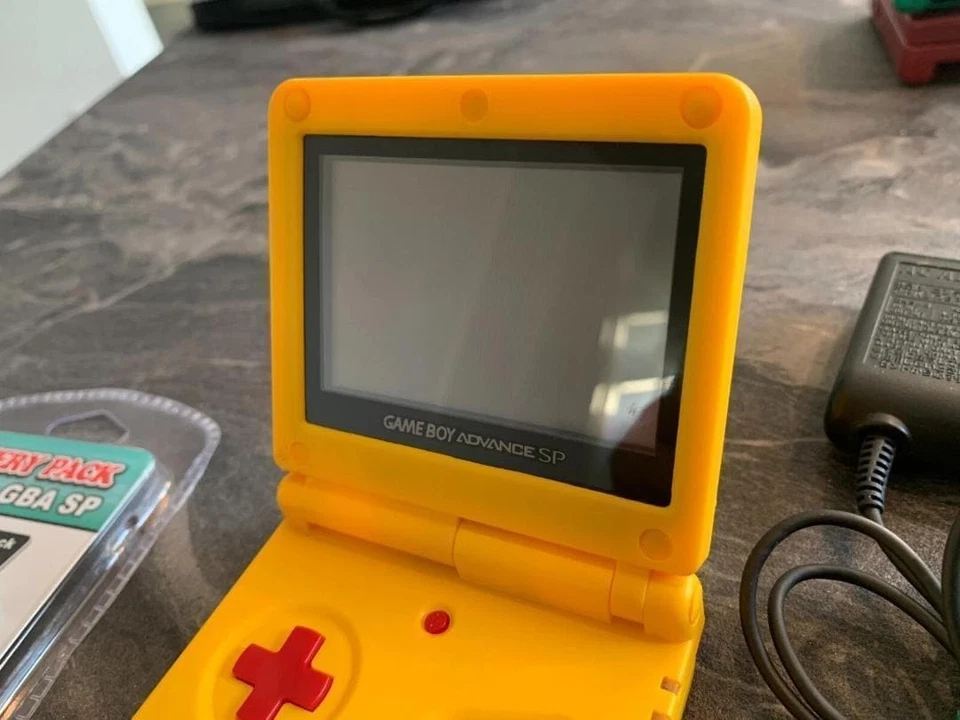 Nintendo Game Boy Advance SP Pikachu Edition Yellow Console Tested Japan - Image 4 of 4