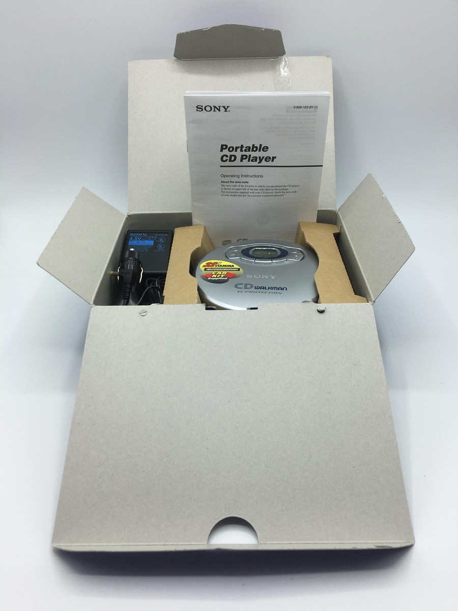 アイドルグッズ  Man - SILVER  Sony CD Walkman Personal CD Player with Car Kit - Silver (D