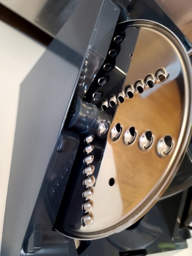 Cuisinart CFP-26SVPC Elemental 13 Cup Food Processor Attachments  CLEAN & SHARP - Picture 8 of 13