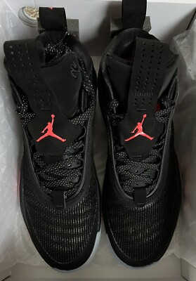 NEW Size 9.5 Men display picture 1