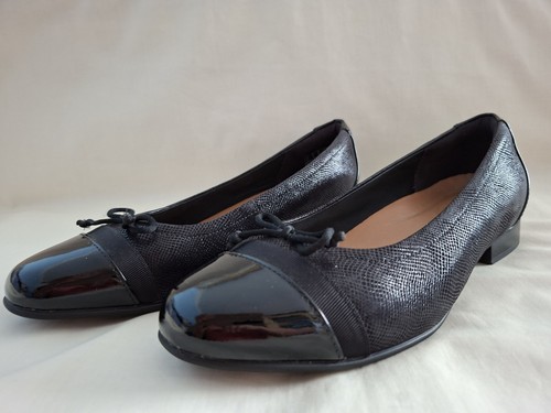 Clarks Unstructured Black Patent Leather Slip On Smart Shoes With Bow Size 5.5 D