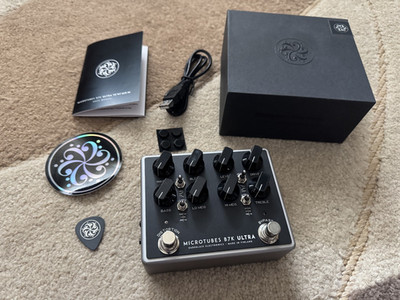 Darkglass Microtubes B7K Ultra v2 Aux - Bass Overdrive Preamp Pedal