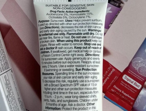 Lancome UV Expert Aquagel Defense Sunscreen SPF 50+ Primer.1oz(exp 2027) Sealed - Picture 9 of 12