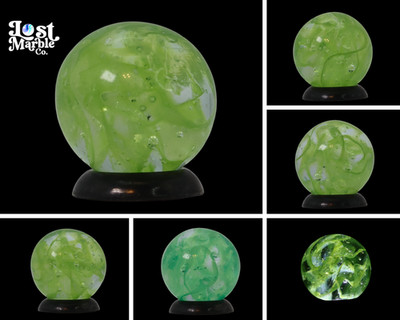 5/8'' VINTAGE Veiligglas Marble Lime Green & White MINT