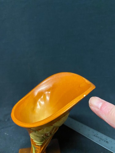 Roseville 197-6” Orange Freesia Flower Arts N Crafts Pottery Cornucopia Vase MCM - Picture 8 of 8