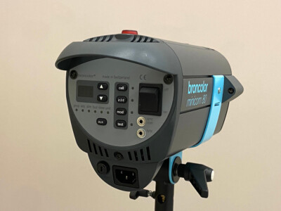 Broncolor Minicom 80 600W/s Mono Light, x5 units available Broncolor Minicom 80 600W/s Mono Light, x5 units available