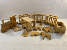 Wooden Toy 6 Piece Train Set w/ 4 Animals ...Over 4 Feet Long 