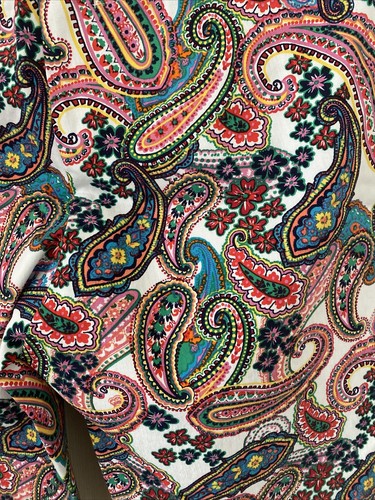 New Izod Golf Women’s Shorts Size 8 Paisley Bermuda White - Picture 9 of 9