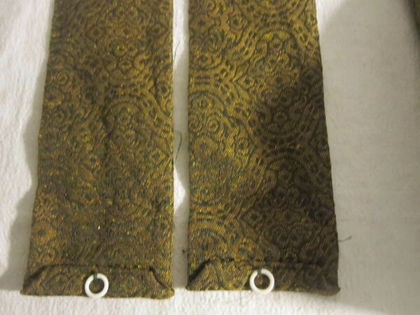 Paneles de cortinas forrados de jacquard con retazos Croscill 2 con lazos usados en excelente estado Foto 3 de 4