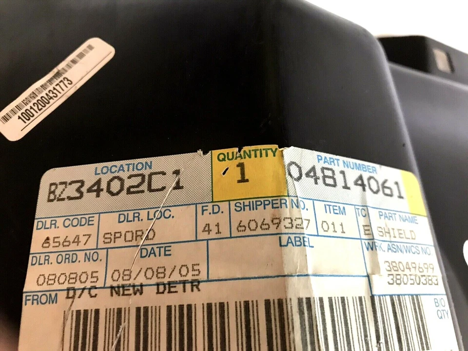 MOPAR OEM 04814061 New Chrysler Shield Left Wheelhouse Stratus, Cirrus — 第 4/4 张图片