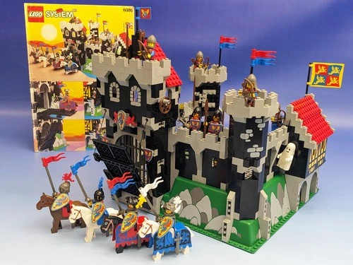 LEGO Knights 6086 Black Knight's Castle Black Knight's Castle + BA