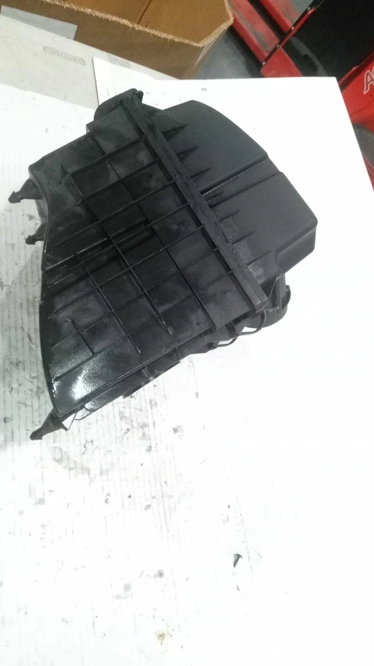 Conjunto de filtro de aire usado se adapta a: Ford Transit 150 2016 3,7 grado A Foto 2 de 4