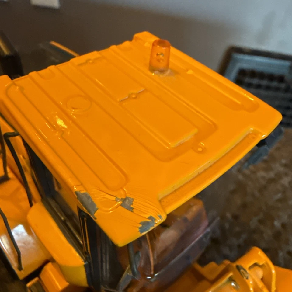 Hyundai HL960 Loader - 1/35 - Heavy Diecast Used See Pictures 9”x 4” - Image 2 of 4