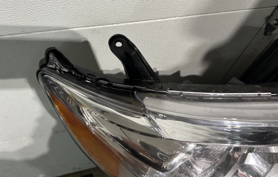 ✅2011 - 2014 Toyota SIenna Halogen Headlight  Right Passenger #281 - Image 2 of 4