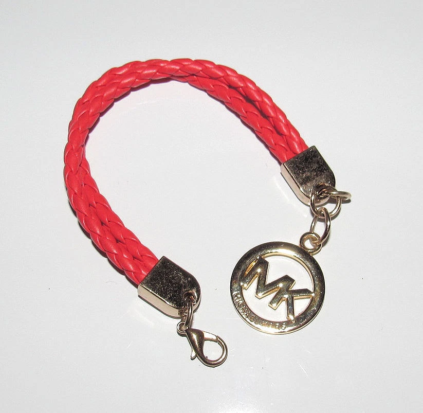 Pulsera Michael Kors Cuero Trenzado Rosa MK Charm Tono Dorado Foto 3 de 3