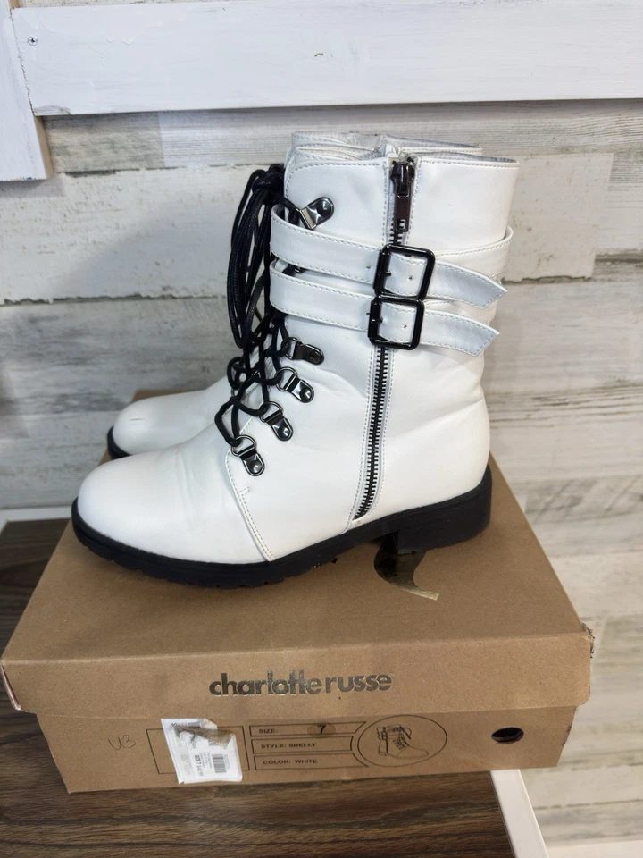 Botas para mujer Charlotte Russe con cremallera y cordones. Blanco. Talla 7 Foto 2 de 4
