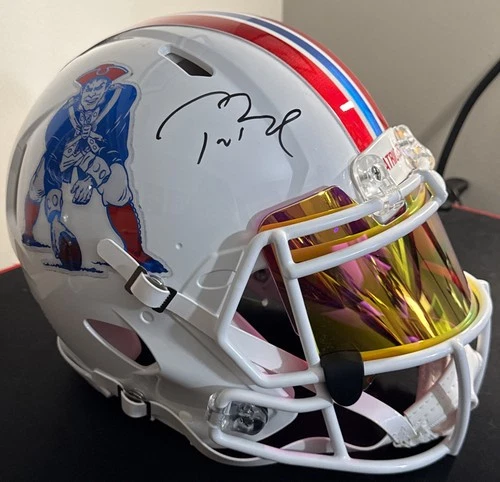 TOM BRADY Signed F/S 1982-89 Throwback Logo Patriots Speed Authentic Helmet 🐐
