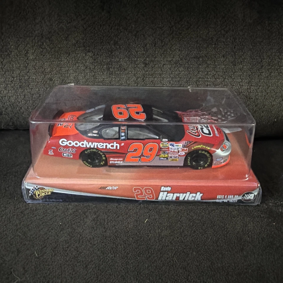 2004 1/24 #29 Kevin Harvick Goodwrench/Círculo de ganadores de Coca Cola C2 Foto 3 de 4