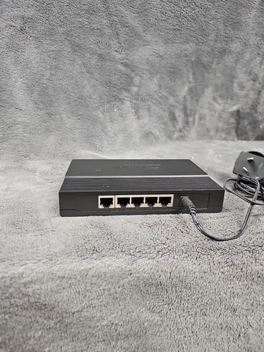 TP-LINK (TL-SG1005D) 5-Ports Standalone Ethernet Switch - Picture 2 of 2
