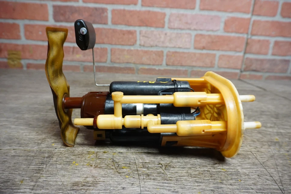 Hyundai Santa Fe 2004-2005 2,7 L V6 gasolina bomba de combustible trasera sensor de nivel del transmisor OEM Foto 2 de 4