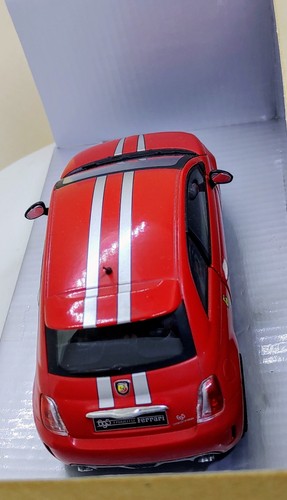 MONDO MOTORS 1:24 scale Fiat Abarth 695 Tributo Ferrari rossa, metal, con box - Foto 4 di 14