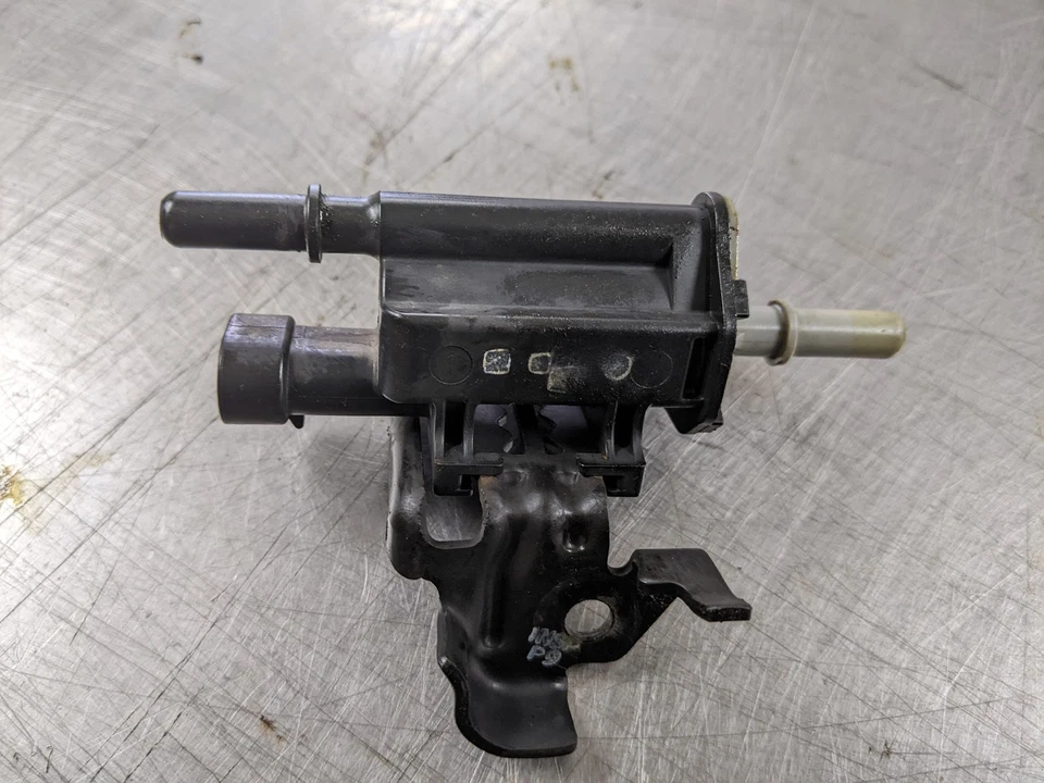 EVAP Purge Valve From 2006 Hummer H3 3.5 12597341 Foto 2 de 4