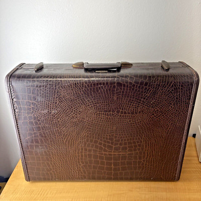 Samsonite Suitcase Luggage 4135 Faux Alligator Shwayder Bros 24''x18''x 7'' Vintage