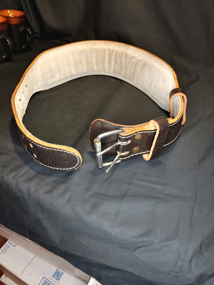 Cinturón de cuero Weider Levantador de pesas pequeño con acolchado Foto 4 de 4