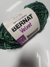 Yarnspirations BERNAT Velvet, Color Pine, Yar...