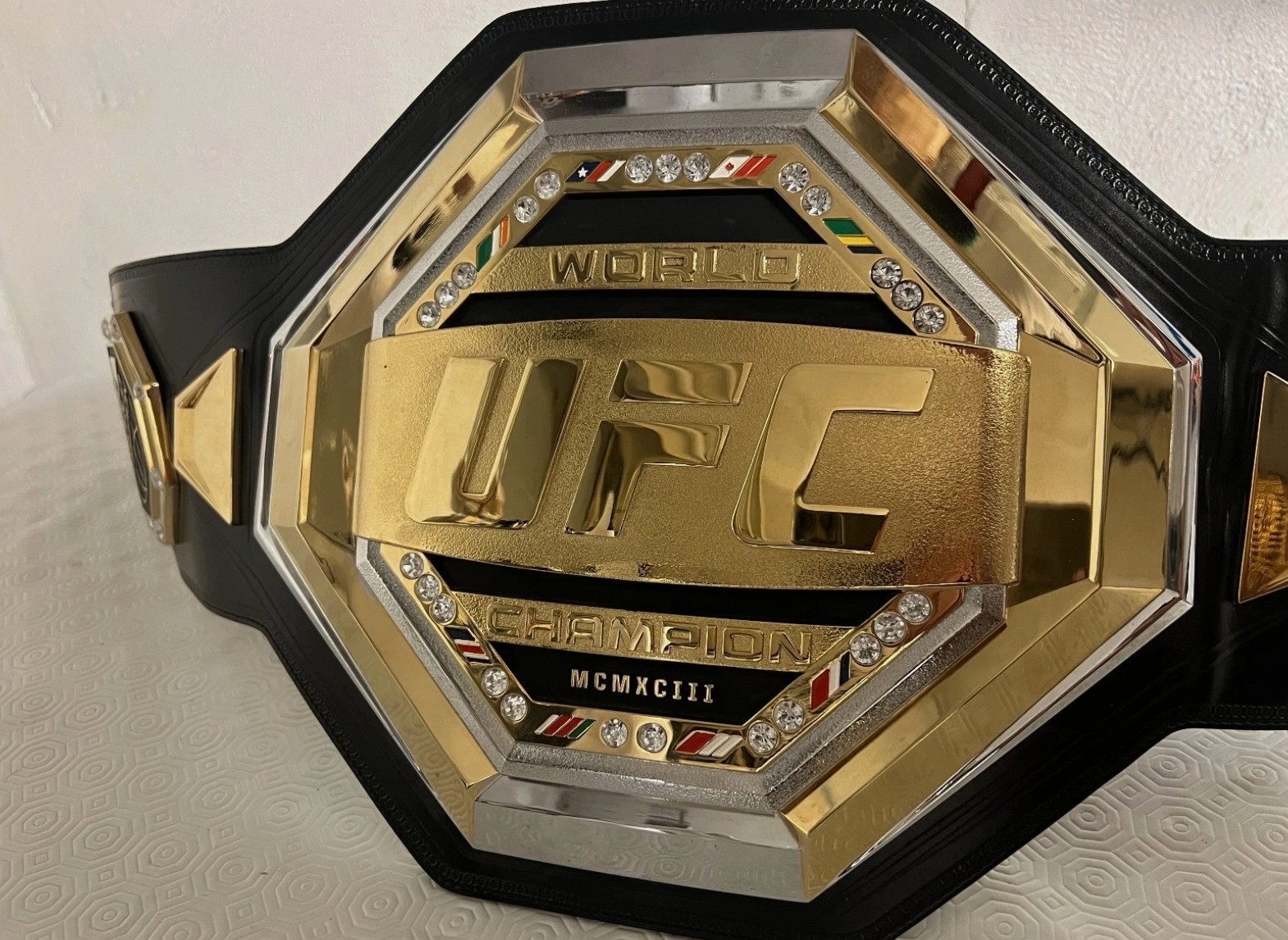 Official UFC Legacy Championship Belt Heavy Authentic from fanatics Read Descrip