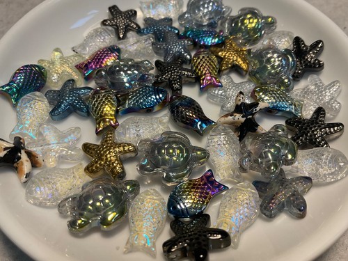 Schönes Konvolut Glasperlen gemischt … Fische / Seesterne und Schildkröten 30 Stück