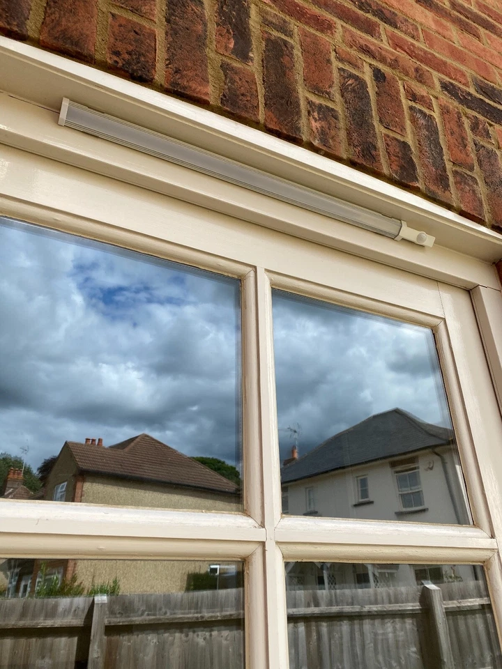 Discreet LED Security flood light with 9M PIR sensor 12v slim yet powerful - Image 4 of 4